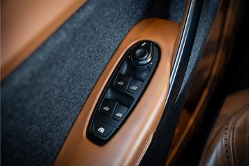 صورة مصغرة 34 لـ 2021 Aston Martin DBX