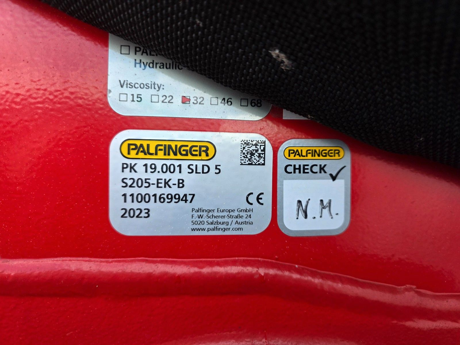 Fahrzeugabbildung Iveco X-Way AD280X49Y Palfinger PK 19.001 SLD5 Funk