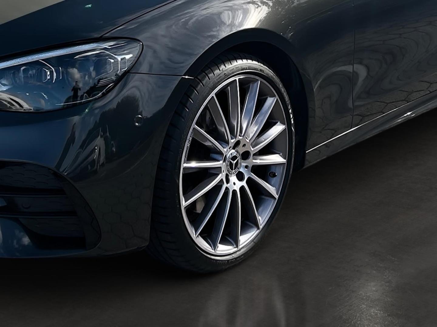 Mercedes-Benz E 220 T AMG LINE AHK PANNO LED BURMESTER BSM NAV