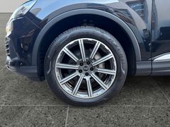 Fahrzeugabbildung Audi Q7 45 TDI quattro Leder Navi Standh 20" 1.Hand