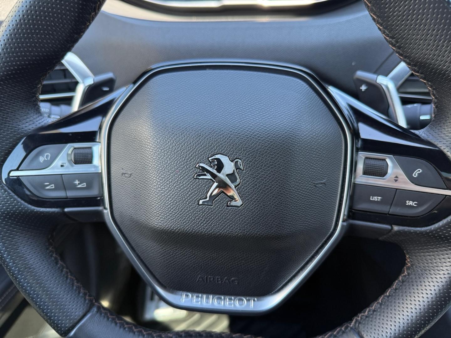 Peugeot 3008 1.6 Hybrid4 300 GT (Plug-In) *Pano*CAM*ACC*