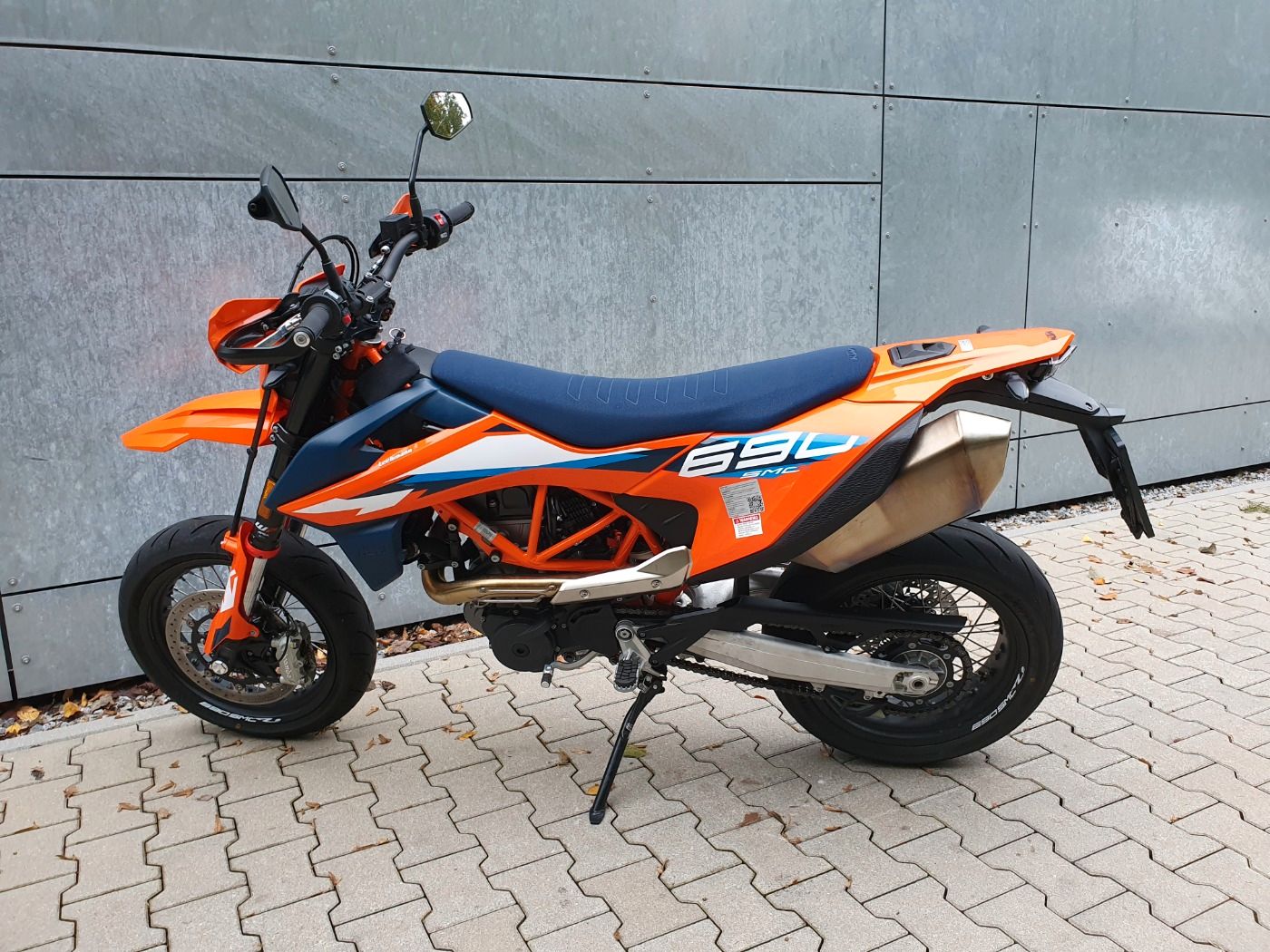 Fahrzeugabbildung KTM 690 SMC-R 2024