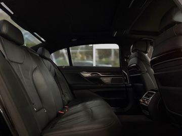 BMW 740 - 11