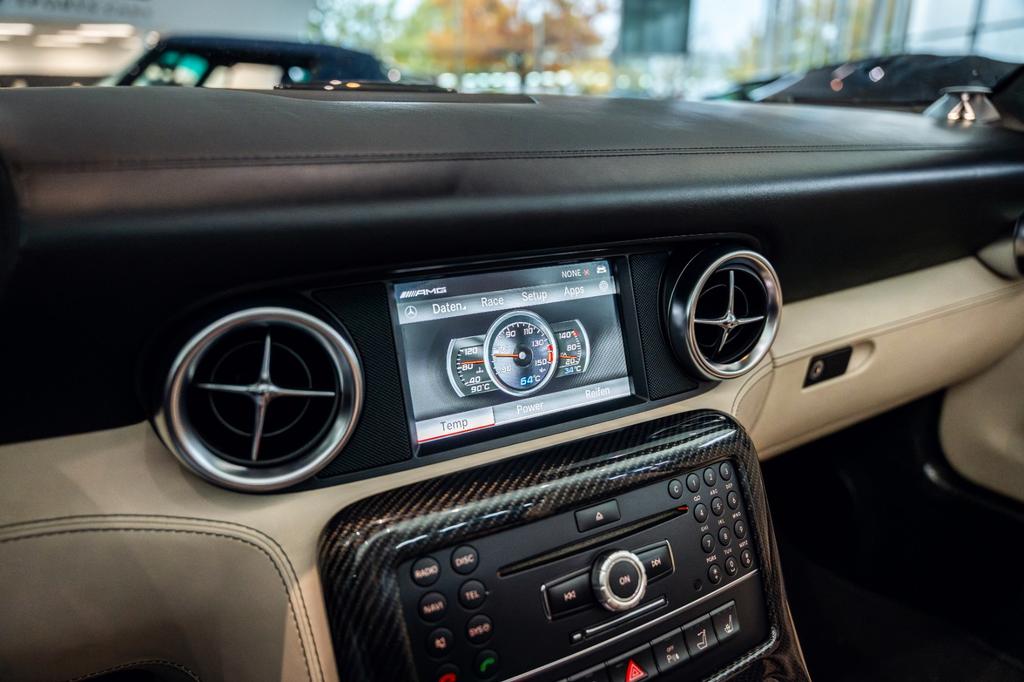 Mercedes-Benz SLS AMG