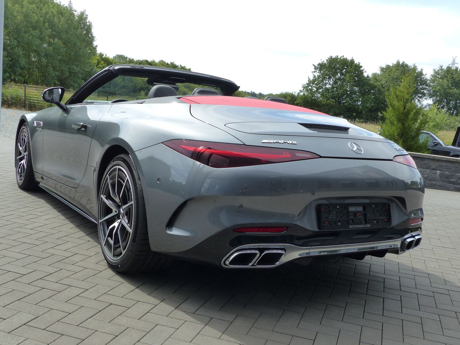 Fahrzeugabbildung Mercedes-Benz SL 63 AMG 4MATIC+ *4000 KM*