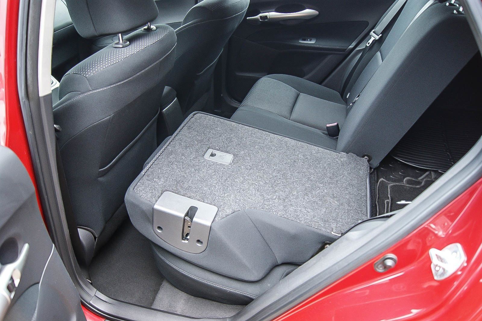 Fahrzeugabbildung Toyota Auris 1.6 Valvematic Travel NAVIGATION PDC 1HAND