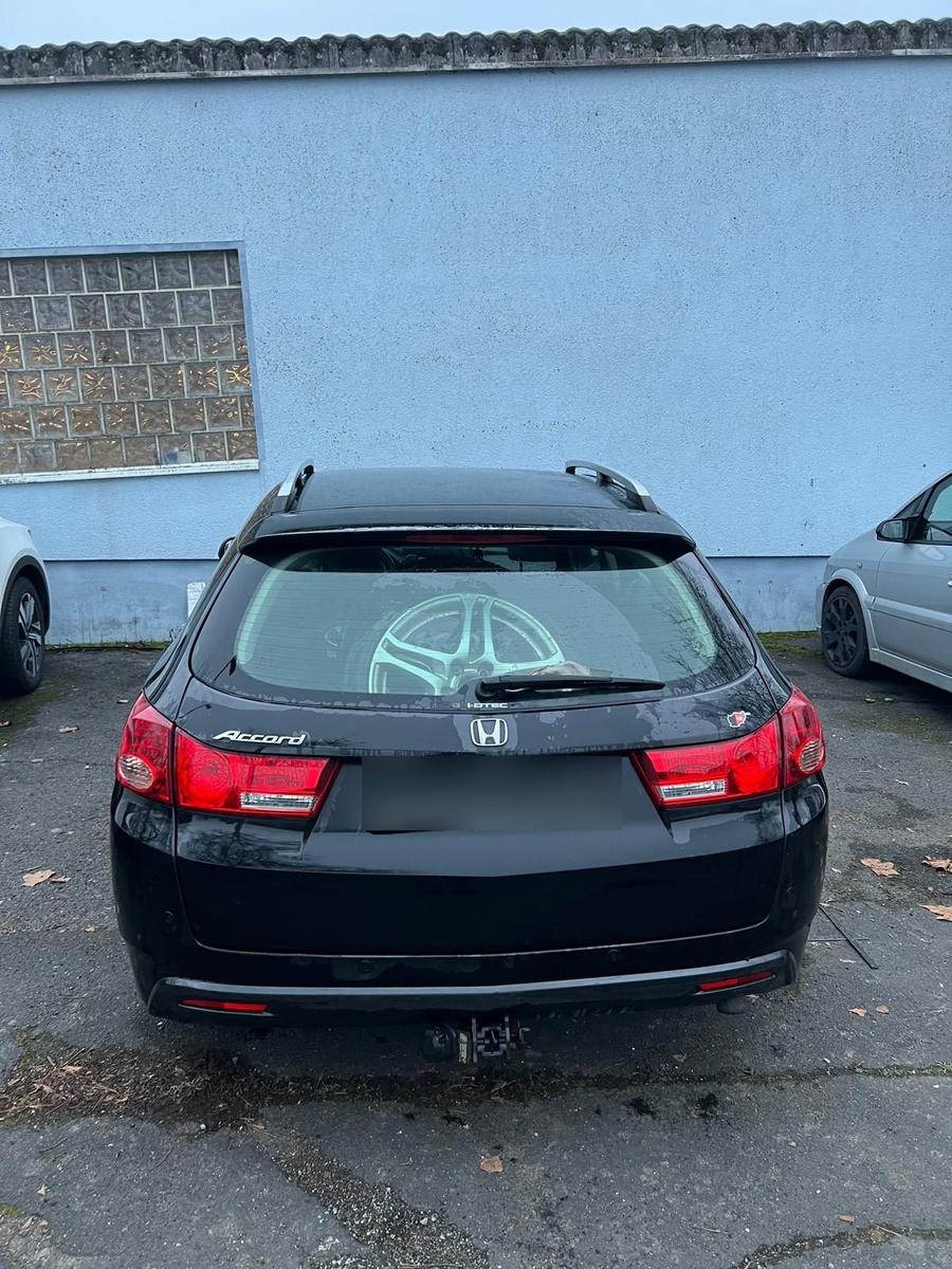 Honda Accord 2011 — engine 150 HP (110kW)