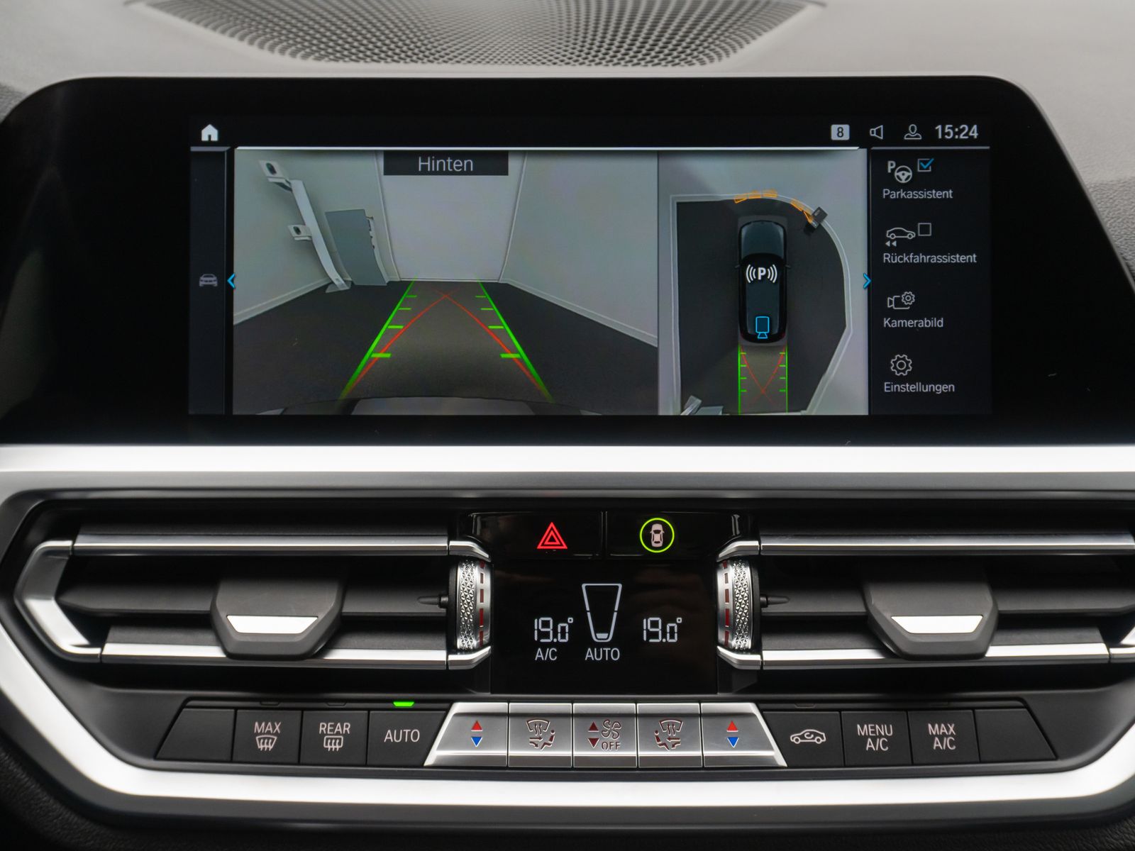 Fahrzeugabbildung BMW 330e Sport Line 360°Alarm HUD DAB HiFi Fernlicht