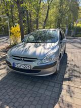 Peugeot 307 Break Prémium 110 Premium - Peugeot 307 Premium mit Benzin-Antrieb