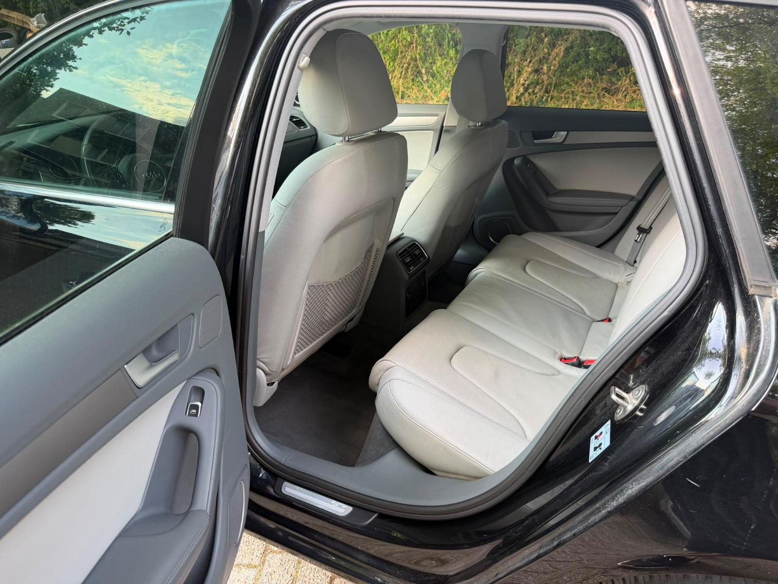 Audi A4 2012 — photo 14