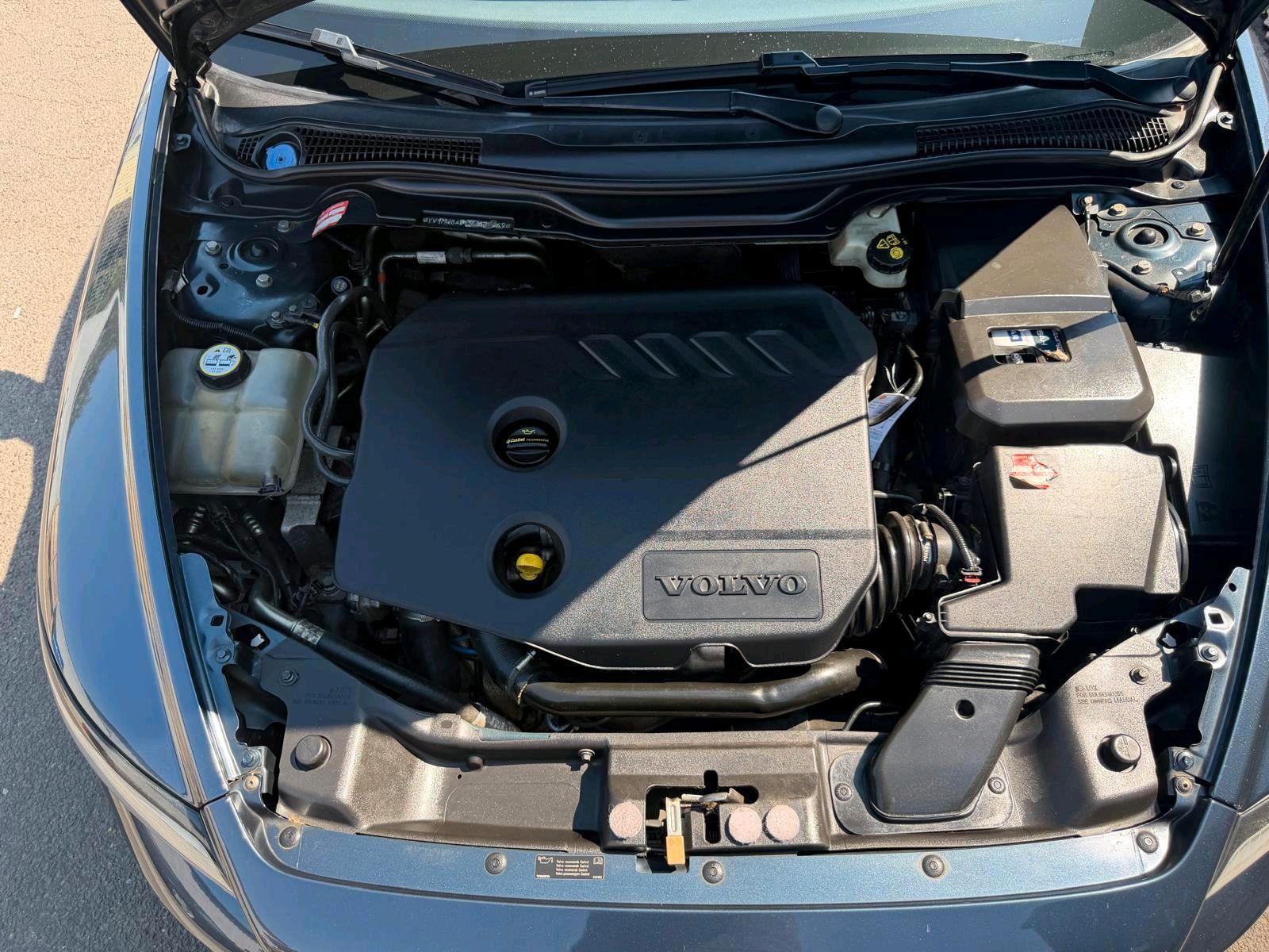 Volvo V50 2011 — photo 10