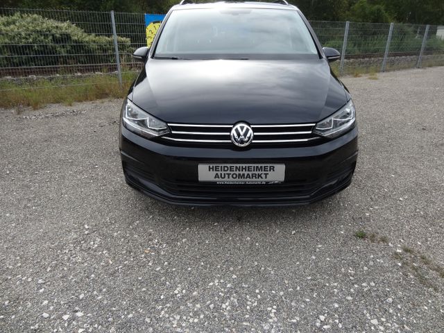 Fahrzeugabbildung Volkswagen Touran Comfortline/7-Sitzer/AHK/DSG/Garantie