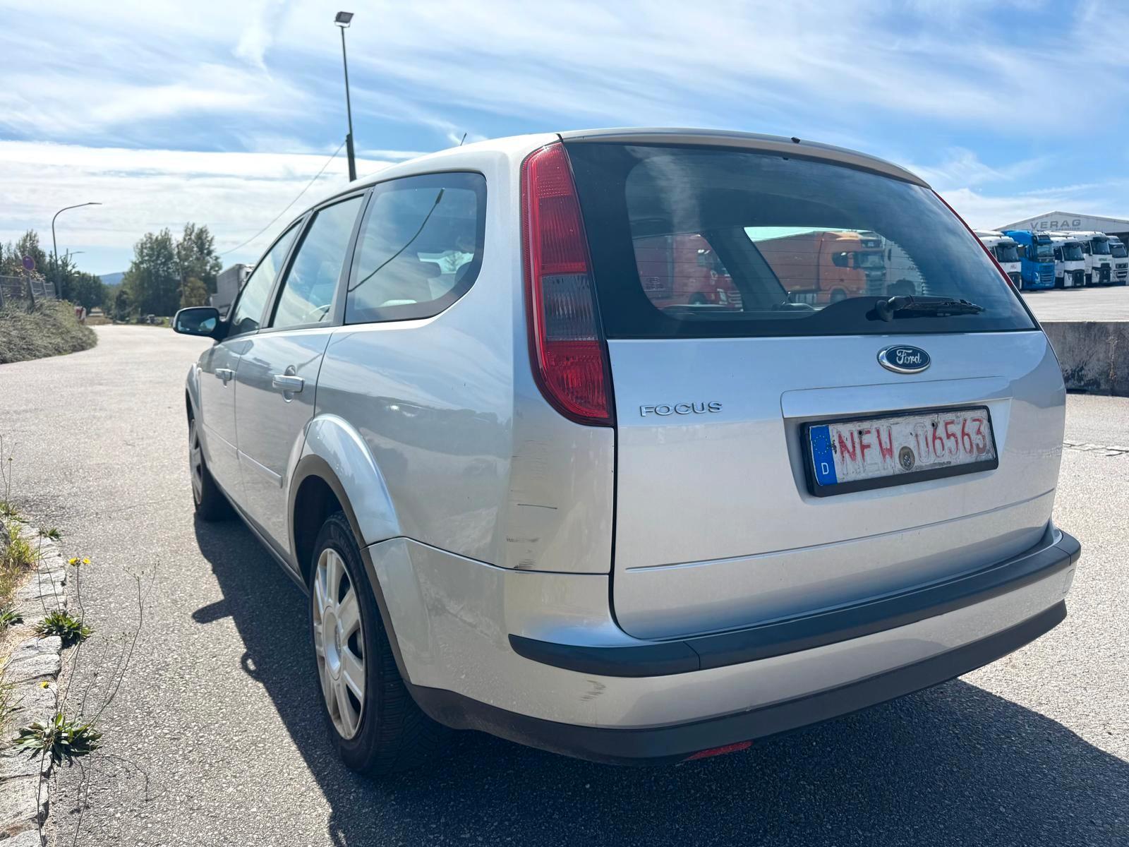 Ford Focus 2005 — photo 5