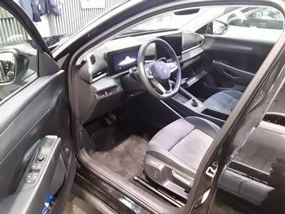 Volkswagen T-Roc 1.5 eTSI DSG Style AHK Navi foto 4