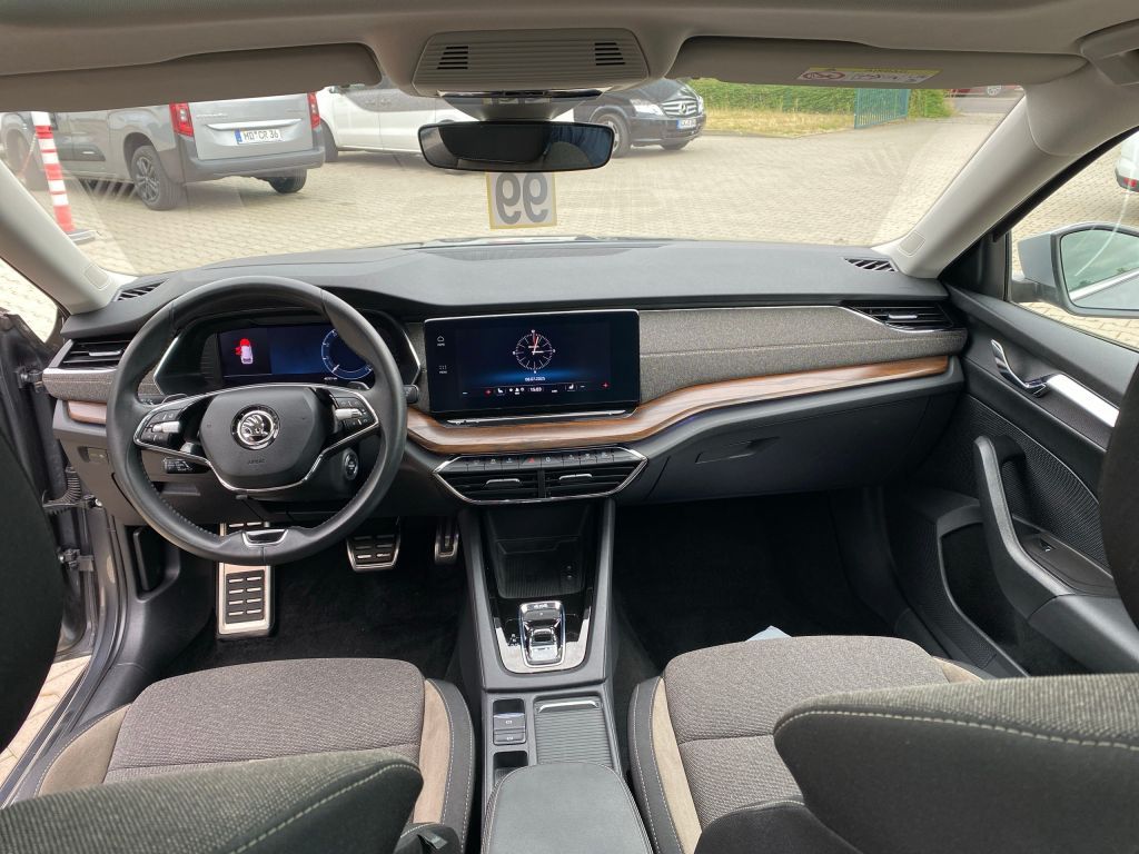 Fahrzeugabbildung SKODA Octavia Combi 2.0 TDI DSG 4x4 Scout