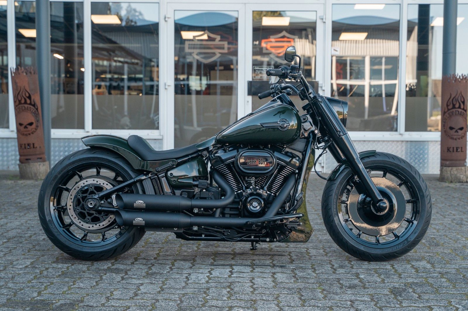 Fahrzeugabbildung Harley-Davidson GREEN DARK FAT BOY FLFBS 114 MY24 -JEKILL&HYDE-
