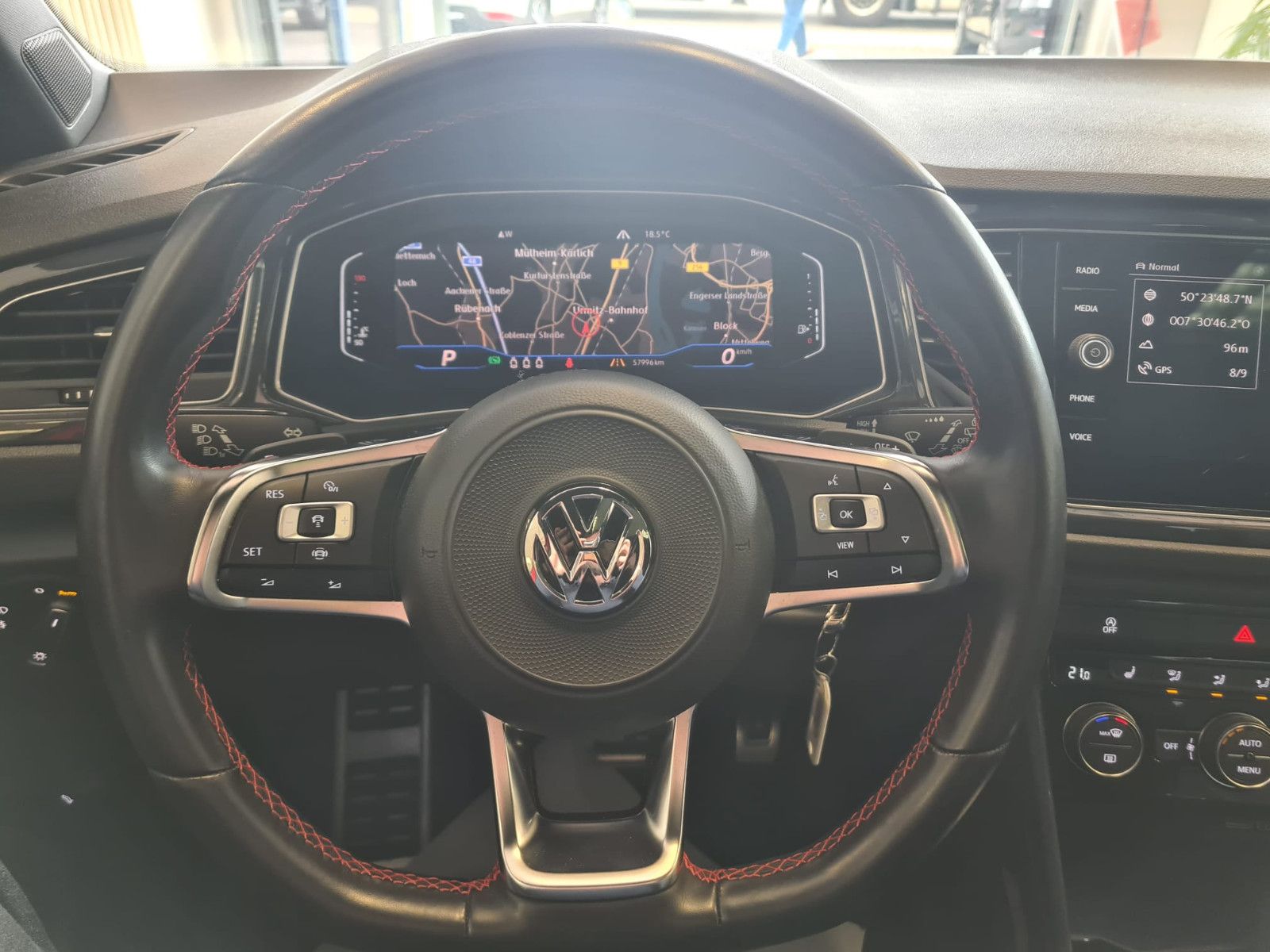Fahrzeugabbildung Volkswagen T-Roc Sport 4Motion / NAVI / LED / KAMERA