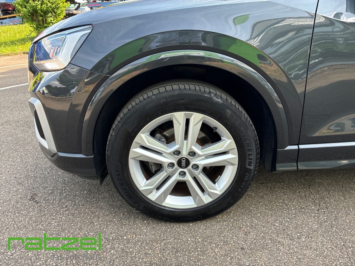 Fahrzeugabbildung Audi Q2 advanced 30 TFSI LED ACC Rückfahrkamera Eletr