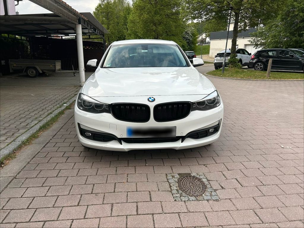 Image of BMW 320