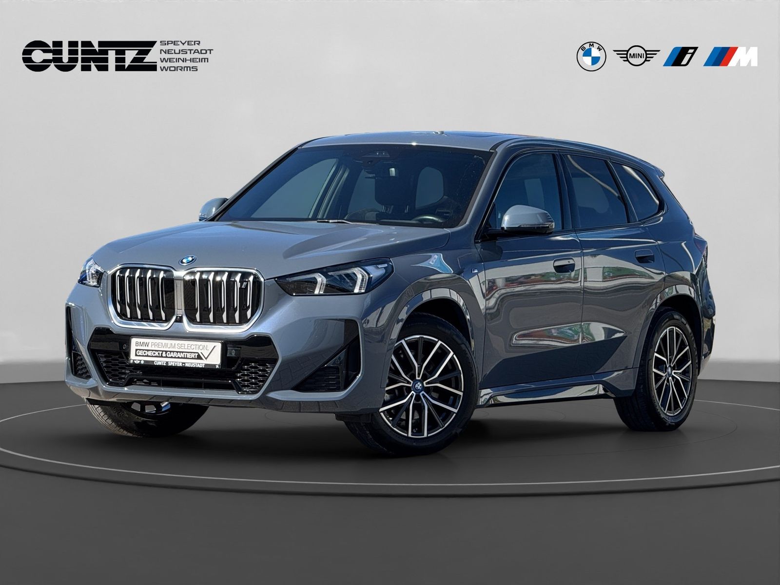 BMW iX1 xDrive30 M Sport Panoramadach Head-Up Parkin foto 2