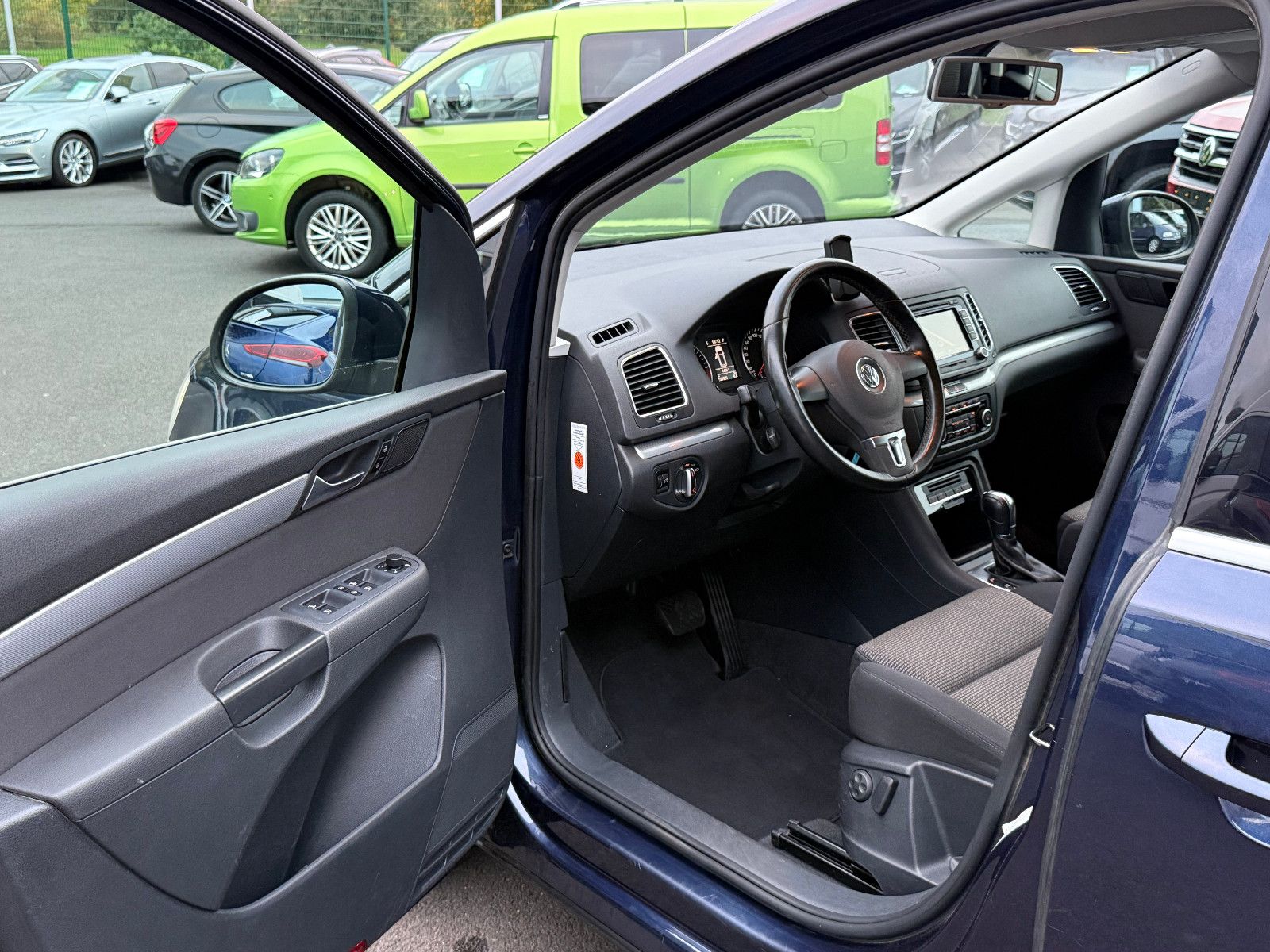 Fahrzeugabbildung Volkswagen Sharan Comfortline BMT DSG Navi Kamera SHZ Klima