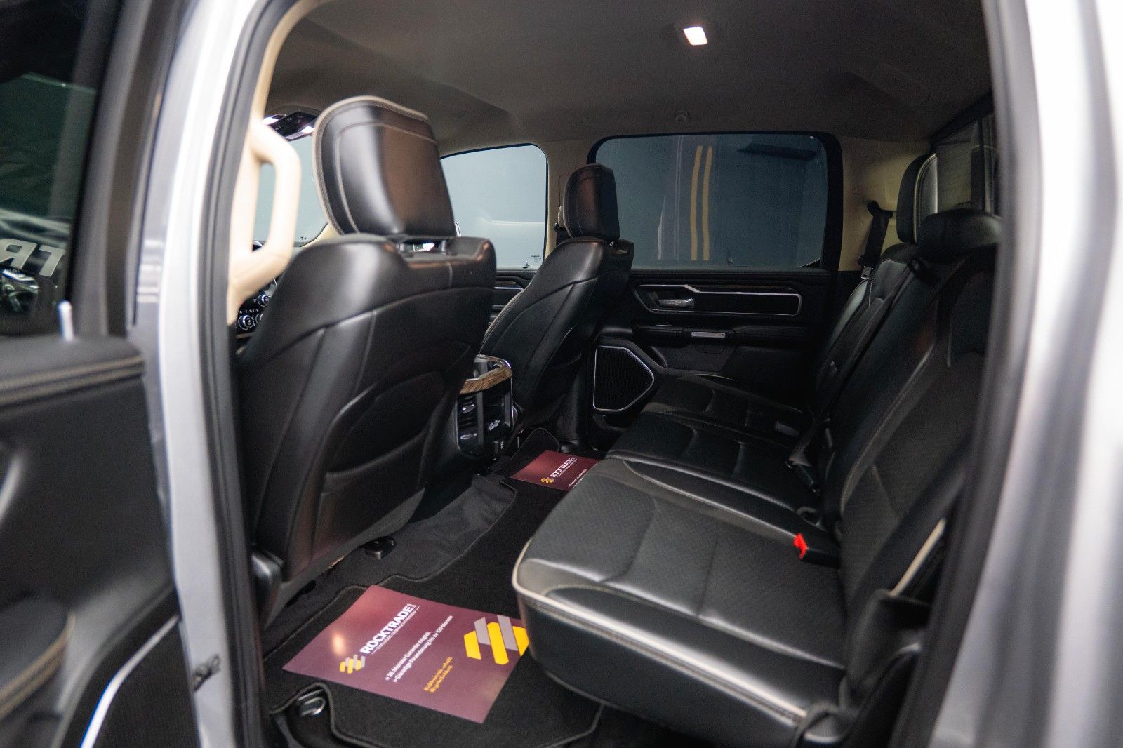 Fahrzeugabbildung Dodge RAM 5.7 V8 HEMI 4x4 NIGHT-Edition LARAMIE *LED*