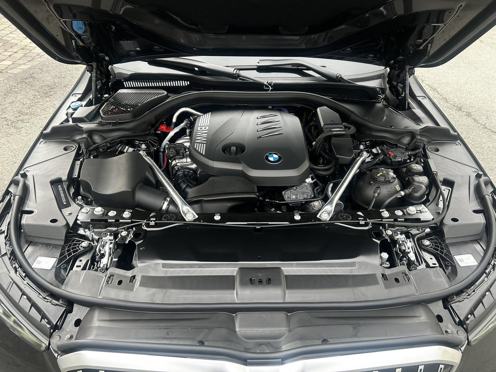BMW 520d Touring AHK HeadUp Adapt LED HarmanKardon I