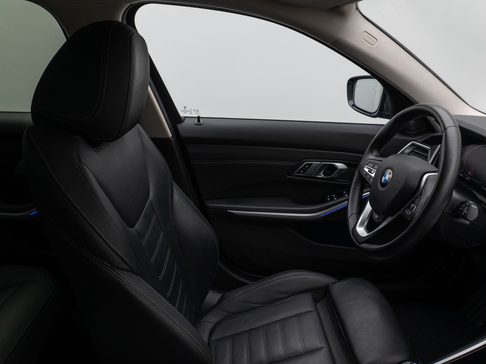 Fahrzeugabbildung BMW 330d xD Sport Line Kamera Lenkrhzg HUD DAB H/K