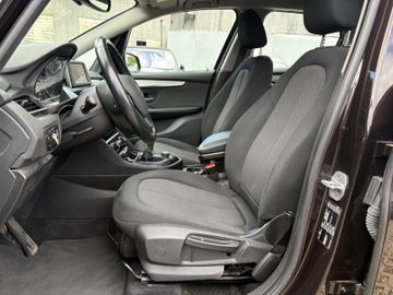 BMW 216 - 12