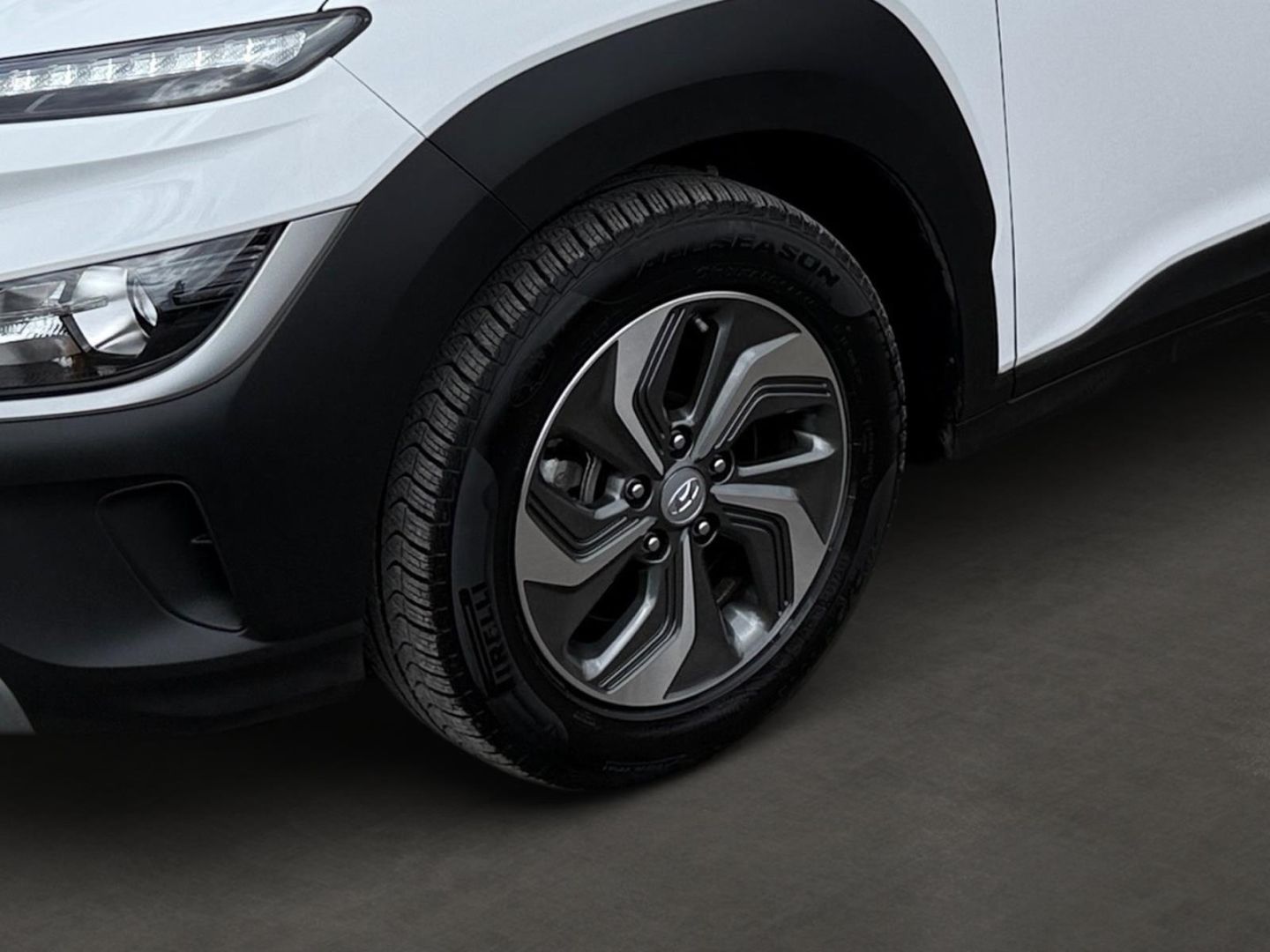 Fahrzeugabbildung Hyundai KONA 1.6 Hybrid Select Winterpaket Allwetterreif