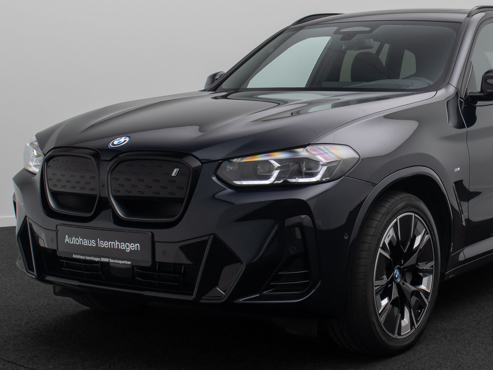 Fahrzeugabbildung BMW iX3 IMPRESSIVE H/K 360&deg;Panorma HUD DAB Sport 20"