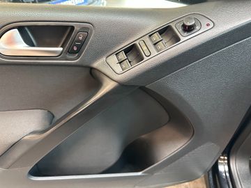 Volkswagen Tiguan *NAV*TEMPO*2-ZONEN*SitzHZ*PCD*TÜV 527*