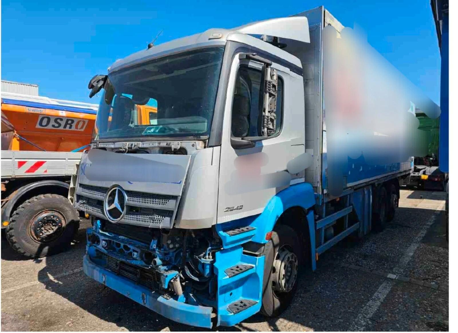 Mercedes-Benz 2543 Getränkekoffer Alu