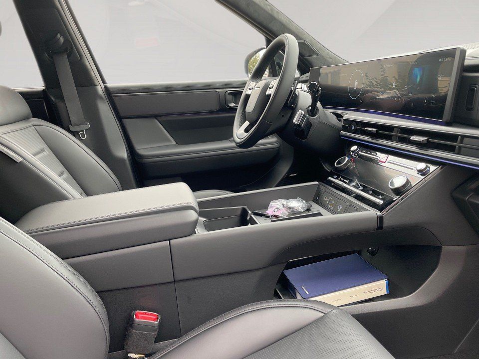 Fahrzeugabbildung Hyundai SANTA FE Plug-in 5-Sitzer AWD Blackline, Digital