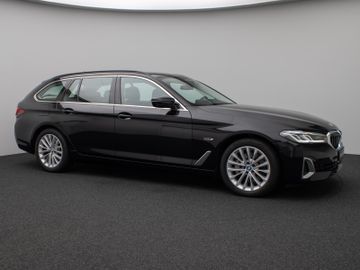 Fahrzeugabbildung BMW 530e xD Tour Luxury Line ACC HUD Pano Laser 360°