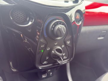 Toyota Aygo (X) - 12