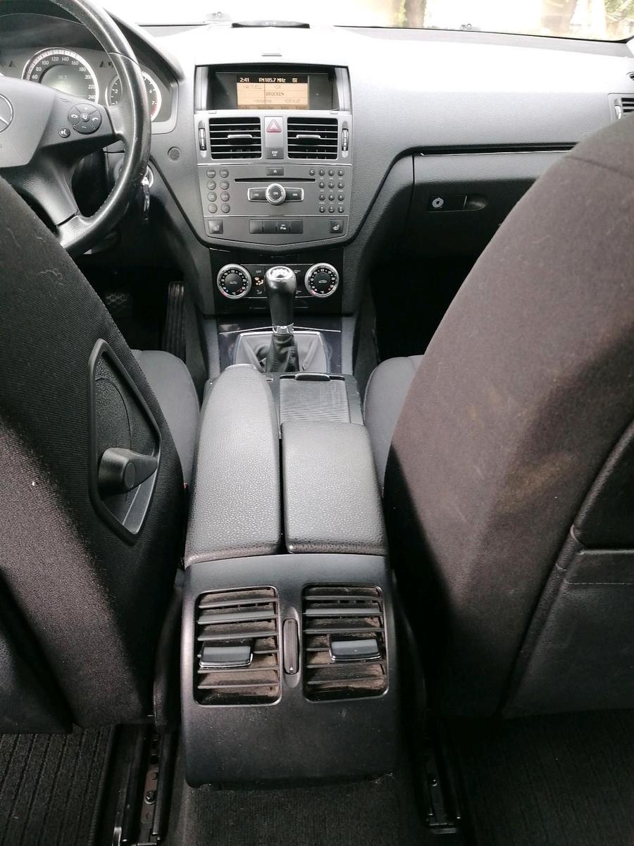 Mercedes-Benz C180 2009 — photo 14