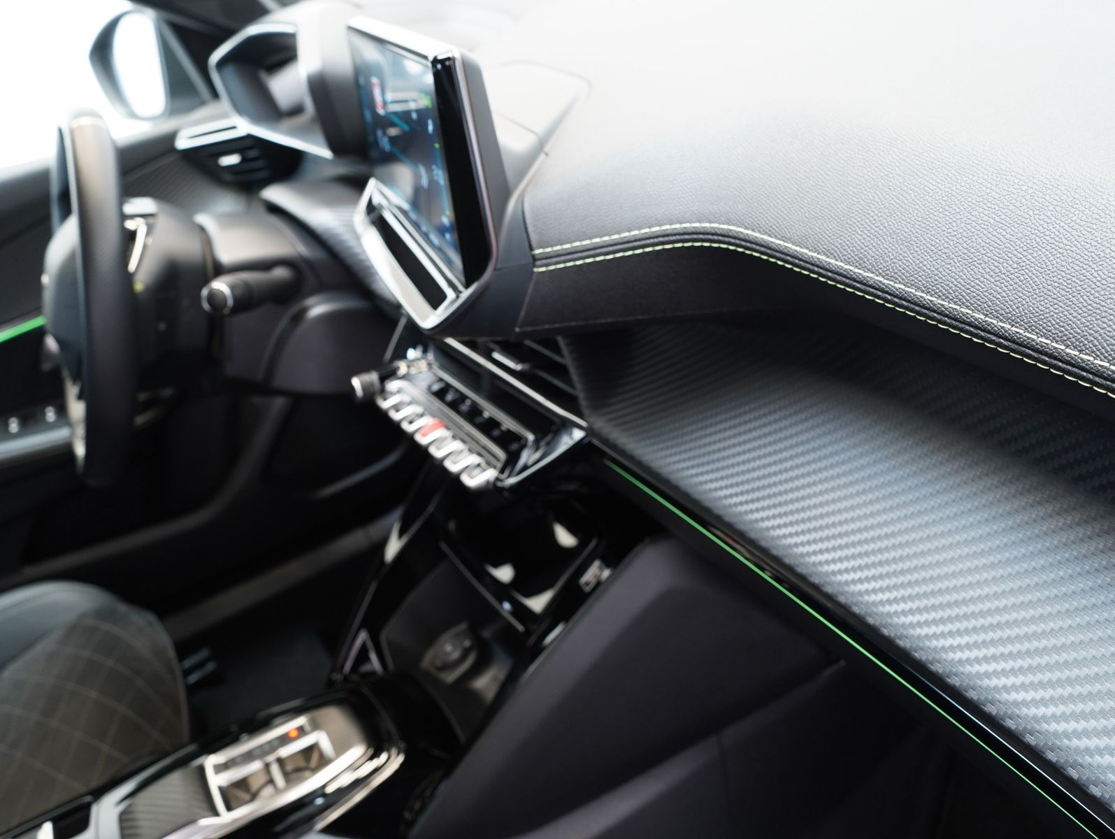 Fahrzeugabbildung Peugeot e-2008 GT Pack LED/ACC/PANORAMA