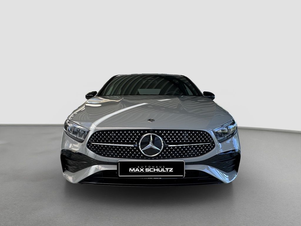 Fahrzeugabbildung Mercedes-Benz A 200 AMG*NIGHT*AHZV*RFK*LENKRHZG*DAB*AMBIENTE*