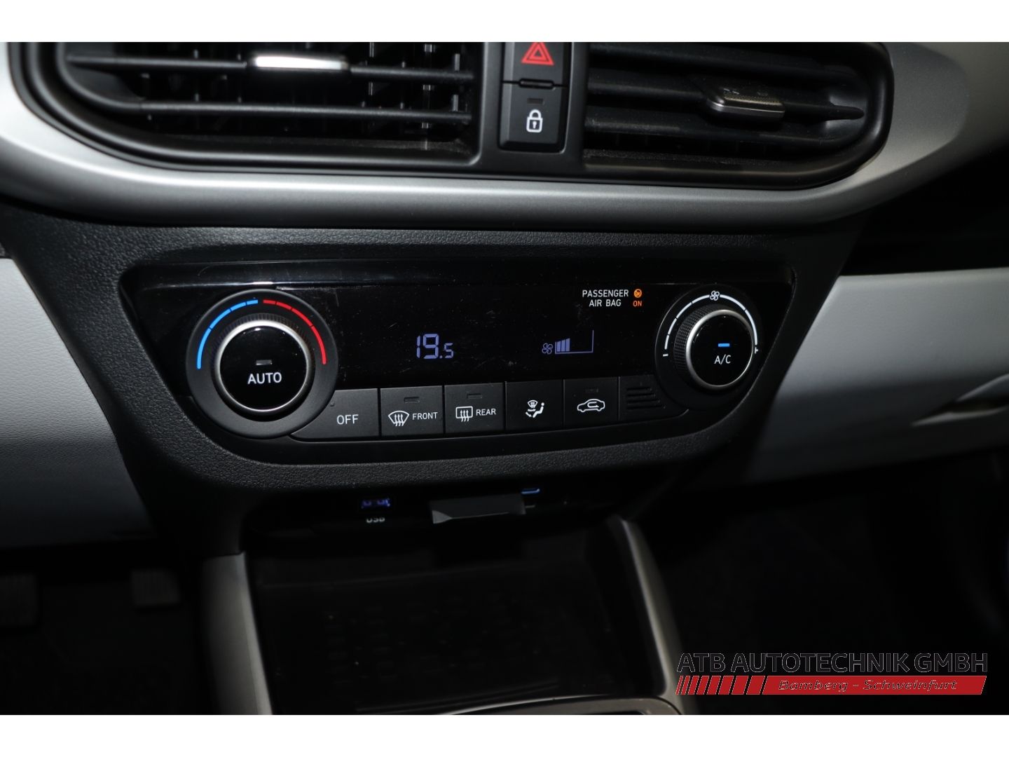 Fahrzeugabbildung Hyundai i10 Prime 1.2l Navi Apple CarPlay Klimaautom DAB