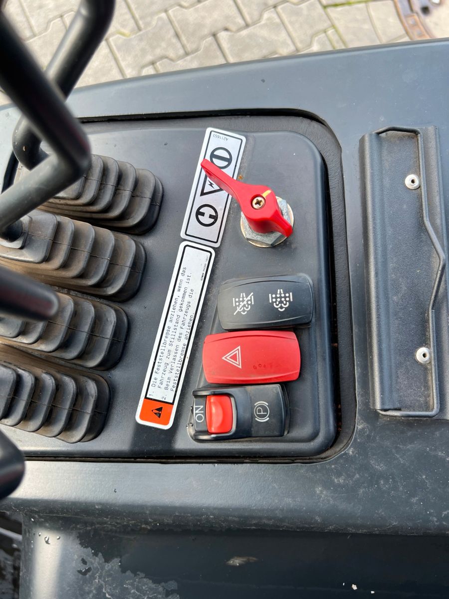 Fahrzeugabbildung Doosan D30NXS / nur 482h! / 12.2023 / SS