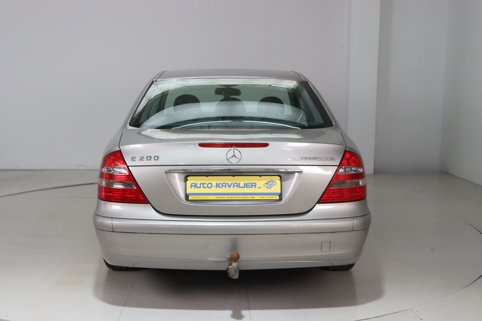 Fahrzeugabbildung Mercedes-Benz E 200 KOMPRESSOR Automatik * Klimaautom. *