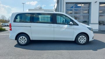 Mercedes V 220 - 3