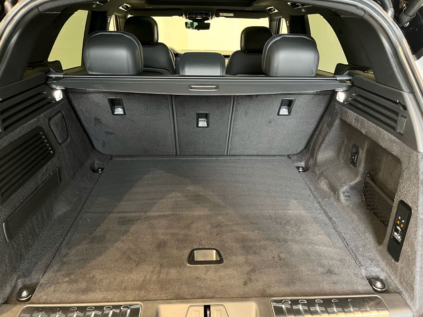 Fahrzeugabbildung Land Rover Range Rover Sport  D300 Dyn.HSE AHK & Black Pack