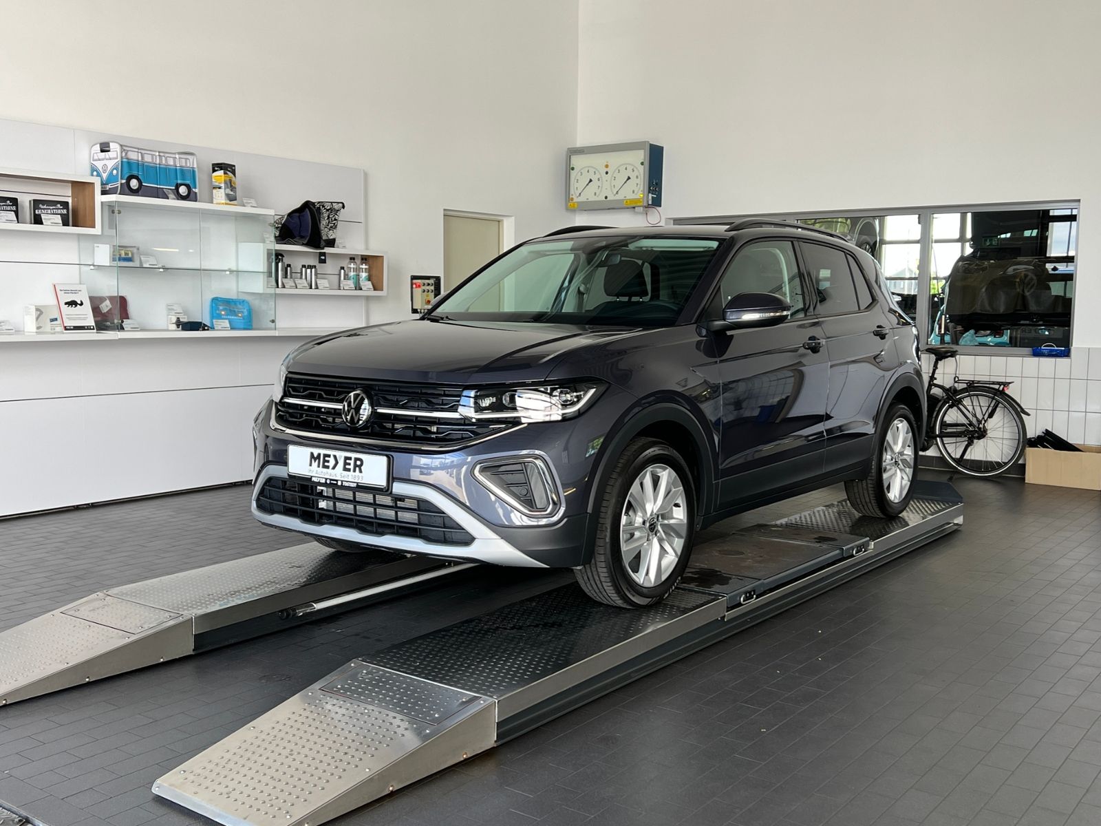Fahrzeugabbildung Volkswagen T-Cross Life 1.0 TSI DSG *LED, App-Connect, 17"-