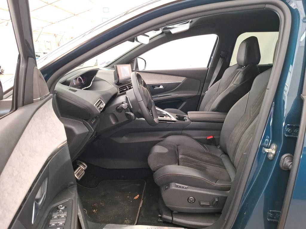 Fahrzeugabbildung Peugeot 5008 GT 1.2T NAVI/LED/SHZ/LEDER/PDC+CAM/PARKASS.