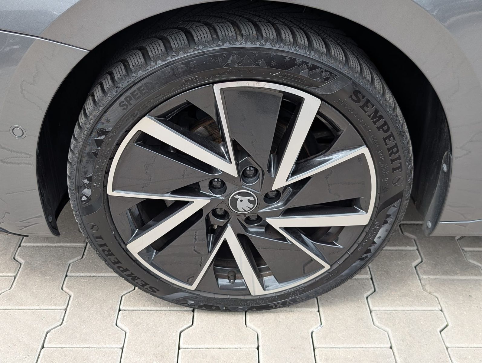 Fahrzeugabbildung SKODA Octavia 2.0 TDI Sportline DSG MATRIX*WINTER*5J.G