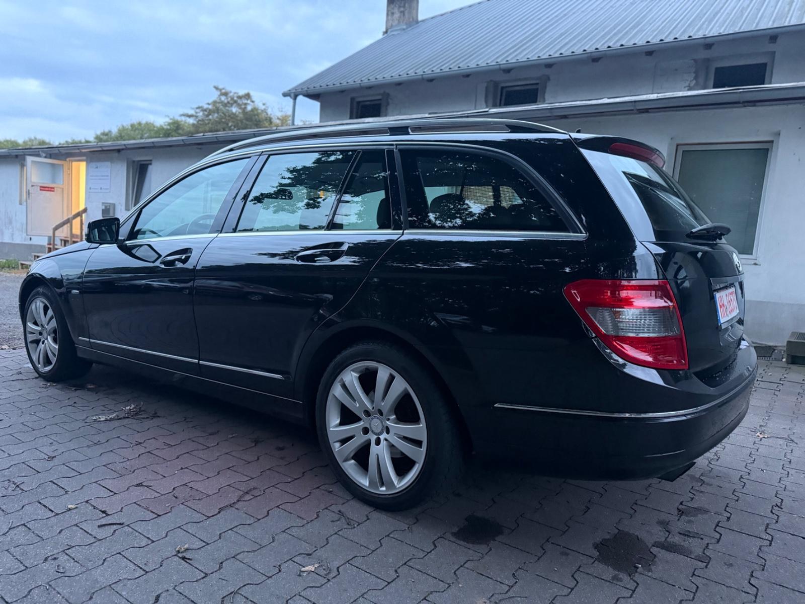 Mercedes-Benz C180 2009 — photo 13
