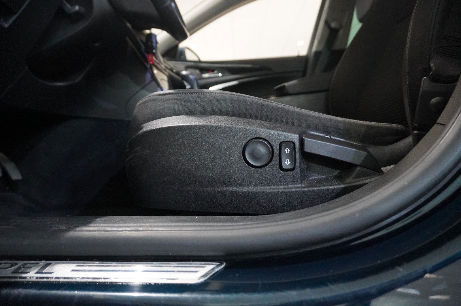 Fahrzeugabbildung Opel Insignia A ST 1.6 INNOVATION NAVI/LED/KAMERA/AHK