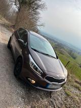 Kia Ceed 1.4 | 1. Hand | nur 98.000 km | s... - Kia: K9